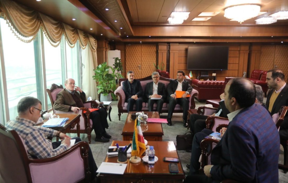 نشست مشترک مجمع نمایندگان و رئیس دانشگاه علوم پزشکی گیلان با وزیر بهداشت