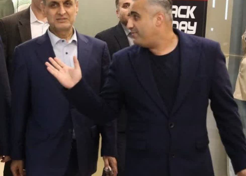 بازدید استاندار گیلان از بخشهای فرهنگی مجتمع آرش مال