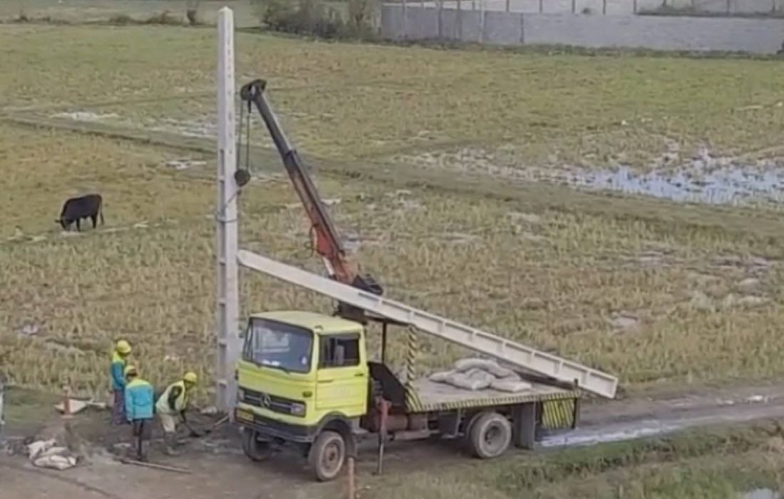 مدیرعامل توزیع برق گیلان: بركناری پایه های فرسوده سطح استان با سرعت در حال انجام است