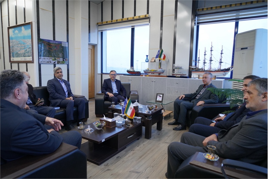 در دیدار رئیس موسسه تحقیقات علوم شیلاتی کشور با مدیر کل بنادر و دریانوردی استان گیلان مطرح شد؛ همکاری های مشترک مطالعاتی موسسه تحقیقات علوم شیلاتی کشور با اداره کل بنادر و دریانوردی استان گیلان