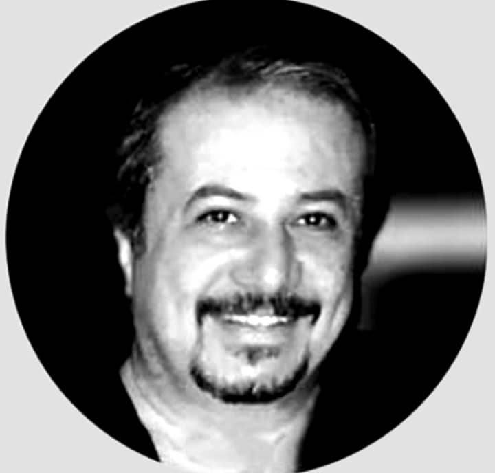 فرزاد دلیری، معمار برتر و صاحب سبک کشور برای اجرای یک پروژه معماری به رشت می‌آید