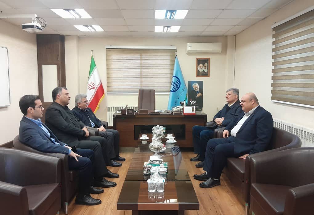 به منظور پیگیری مطالبات حوزه سلامت؛ نشست مشترک نمایندگان دو شهرستان صومعه‌سرا و رودبار در مجلس شورای اسلامی با رئیس دانشگاه علوم پزشکی گیلان