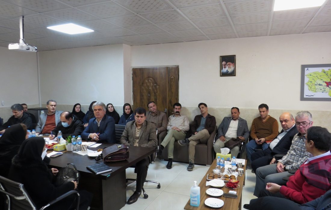 تاکید سرپرست معاونت بهداشتی دانشگاه در پایش گروهی ؛ هر چه سریعتر نیروی انسانی در شبکه بهداشت خمام تامین شود