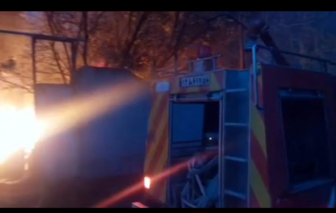 اطفا حریق در روستای دولت آباد باحضور آتش نشانان شهرداری توتکابن