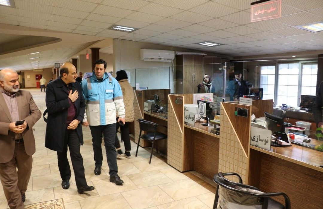 سرپرست فرمانداری لاهیجان از شهرداری بازدید کرد