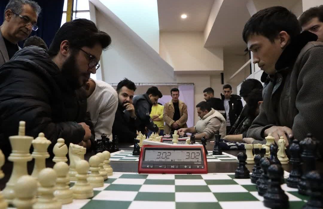 در ادامه مسابقات بین‌المللی شطرنج در منطقه آزاد انزلی استاد بزرگ مازندران قهرمان مسابقات برق‌آسای جام كاسپین شد