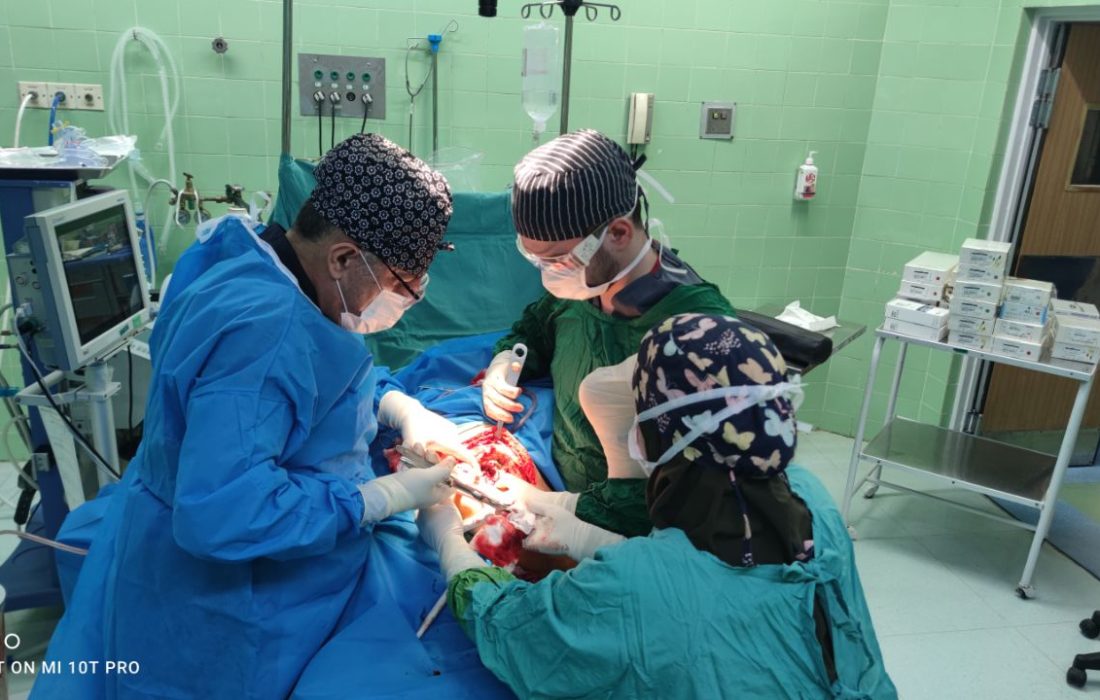 عمل موفقیتآمیز تعویض مفصل ران راست برای مرد ۸۰ ساله در بیمارستان امام حسن مجتبی(ع) فومن