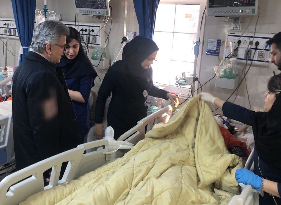رئیس دانشگاه علوم پزشکی گیلان از پرستار سانحه‌دیده آستارا عیادت کرد