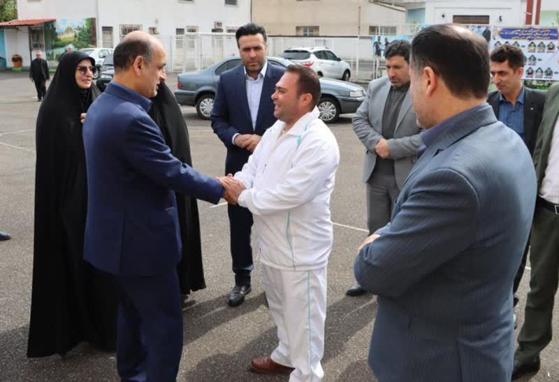 استاندار گیلان در بازدید از مراکز اسکان فرهنگیان در شهر رشت، خبر داد: اسکان مسافران نوروزی در ۴هزار نقطه اقامتگاهی گیلان