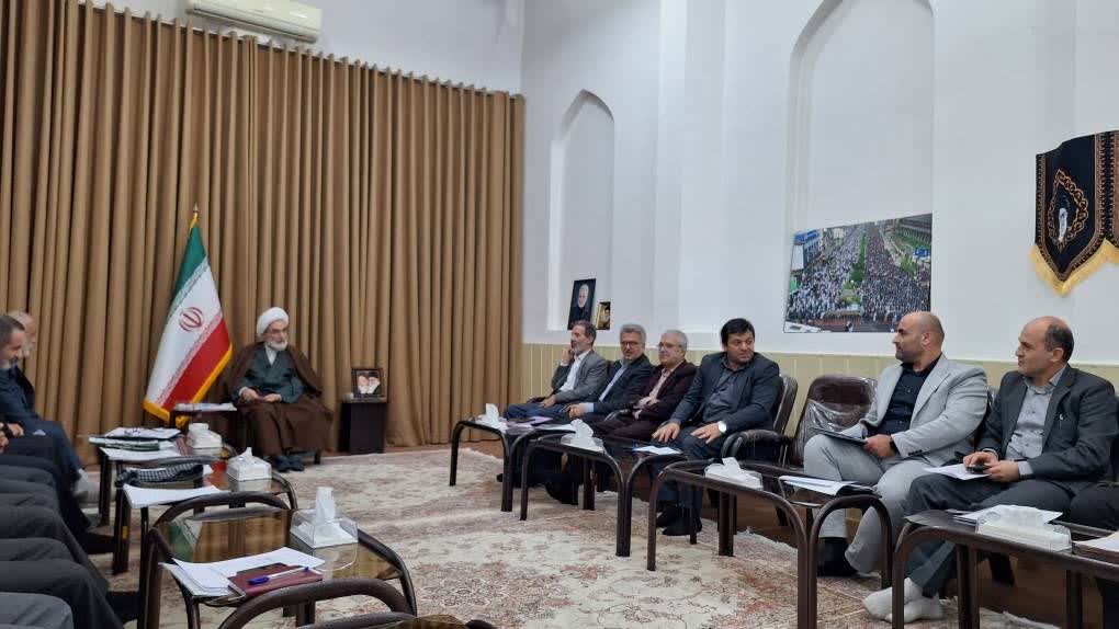 جلسه هیئت مدیره و هیئت امنا آسایشگاه معلولین و سالمندان رشت در دفتر نماینده ولی فقیه در گیلان برگزار شد