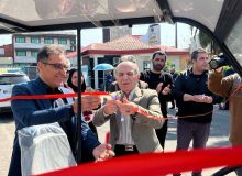 بهره‌برداری از یک دستگاه خودروی بیماربر برقی با حضور خیرین در مرکز آموزشی و درمانی رازی رشت