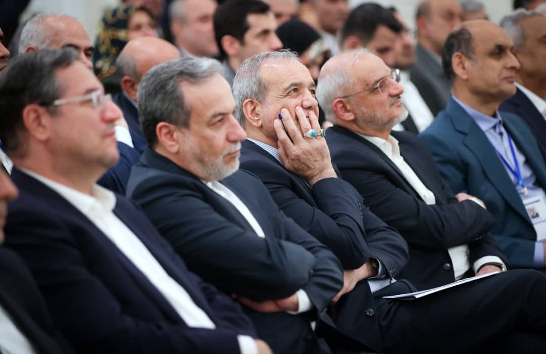 با سخنرانی رئیس جمهور و حضور استاندار گیلان؛  دیدار ایرانیان مقیم جمهوری آذربایجان با رئیس جمهور برگزار شد