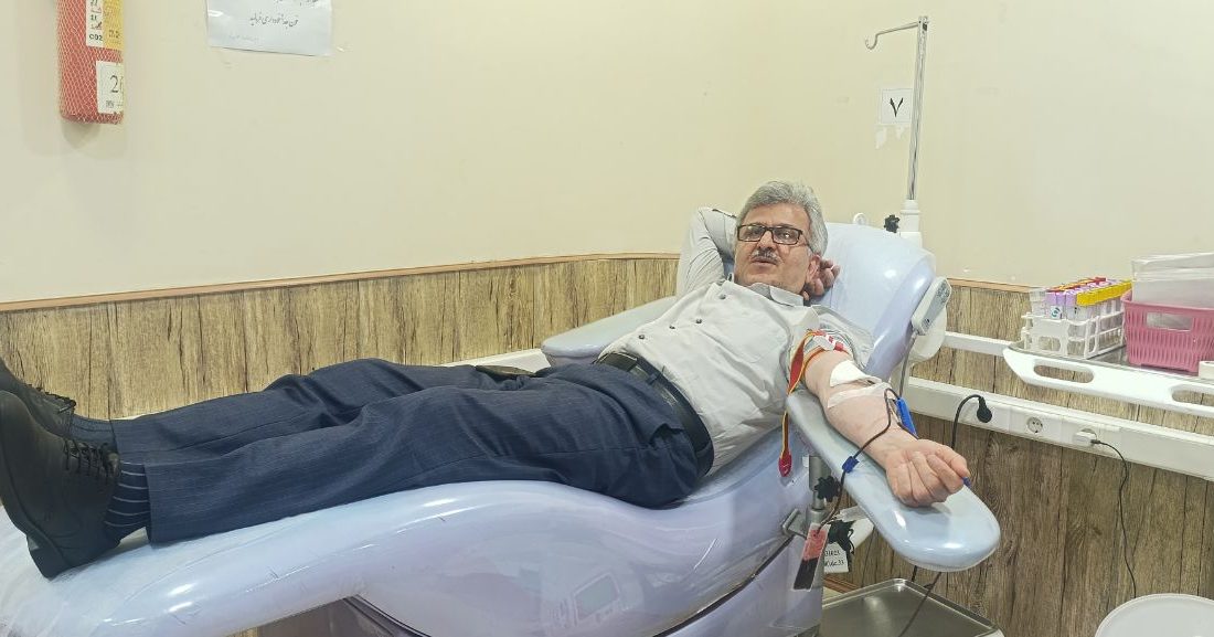 رئیس دانشگاه علوم پزشکی گیلان ضمن اهدای خون به حادثه دیدگان بندرعباس: دانشگاه علوم پزشکی گیلان آماده اعزام نیروهای تخصصی و فوق تخصصی جهت درمان حادثه دیدگان هرمزگانی است