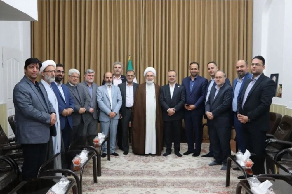 آیت الله فلاحتی نماینده ولی فقیه در گیلان در دیدار با اعضای شورای اسلامی و شهردار رشت به مناسبت روز ملی شورا :    شورای رشت طی این چند سال حقیقتا تلاش کرد/ رضایتمندی شهروندان از اجرای پروژه های طرح میثاق/شورای رشت با قدرت به کار خود ادامه دهد