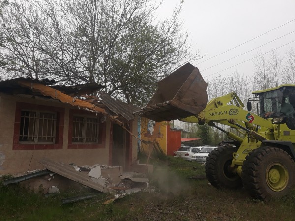جارچی، مدیر اداره منابع آب شهرستان آستانه اشرفیه خبر داد:  چند قطعه زمین از اراضی استملاکی و بستر رودخانه سفیدرود به ارزش ۱۰۰ میلیارد ریال رفع تصرف شدند