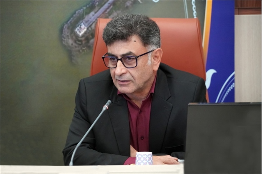 معاون امور بندری و اقتصادی اداره کل بنادر و دریانوردی استان گیلان خبر داد: ​پهلودهی و تخلیه همزمان دو کشتی‌ حامل کالای اساسی در بندرانزلی