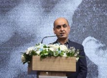 استاندار گیلان در مراسم سومین روز درگذشت بنیانگذار ملوان تاکید کرد: صالح نیا؛ الگویی ماندگار در اخلاق، دانش و مردمی بودن