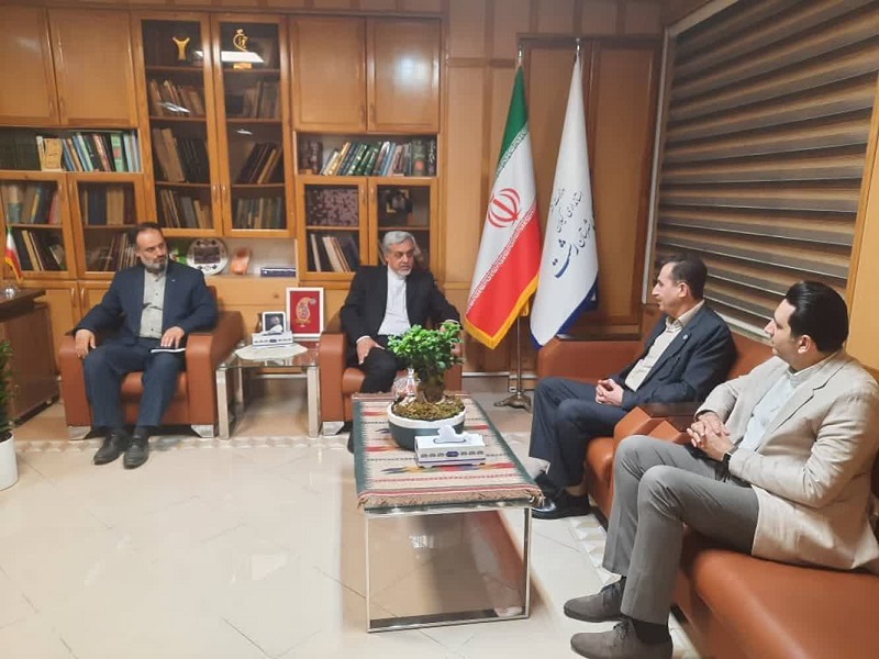 فرماندار رشت در دیدار با مدیر درمان تامین اجتماعی گیلان: خدمات درمانی تامین اجتماعی باید متناسب با جمعیت این شهرستان ارتقاء یابد