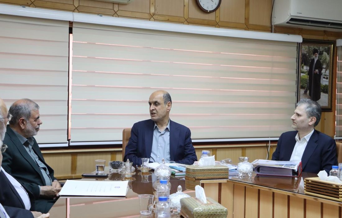 استاندار گیلان در نشست با مدیرعامل مجمع خیرین مدرسه ساز کشور: مسیر توسعه ایران از توجه به انسان و تعلیم و تربیت آغاز میشود