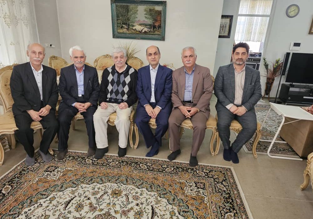 شاگرد به دیدار معلم رفت؛  قدردانی استاندار گیلان از دبیر ریاضی دوران تحصیل به مناسبت روز معلم