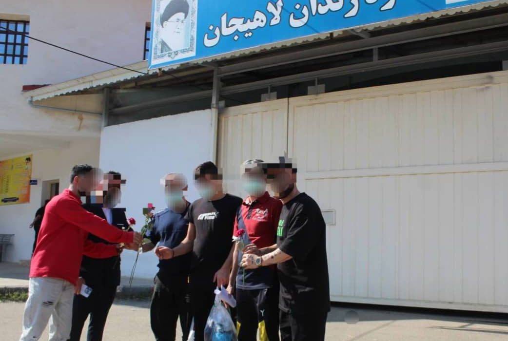 گذشت شکات و تلاش مجموعه زندان لاهیجان؛ ۱۱ زندانی در دهه کرامت با همراهی خیرین از زندان لاهیجان آزاد شدند