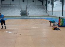 آماده سازی محل تمرین اردوی تیم ملی والیبال نشسته جوانان ایران در  سالن شهدای خمام