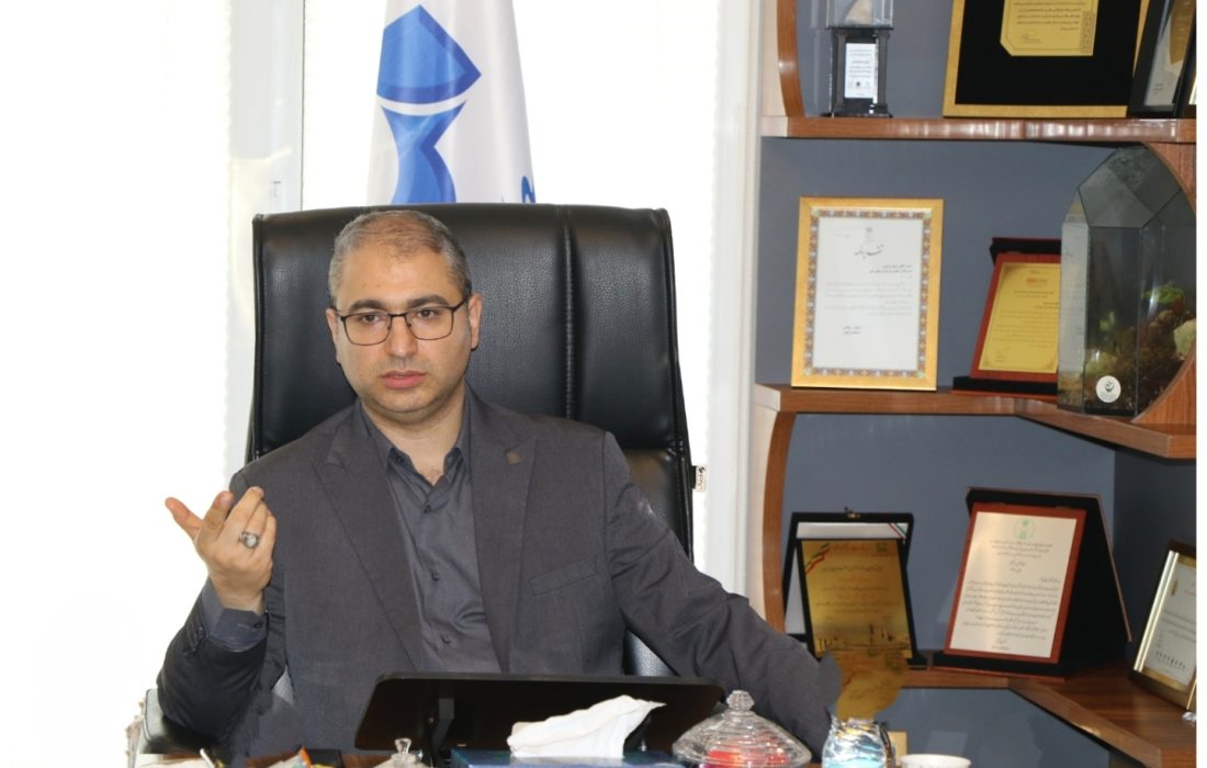 دکتر اسحق جمال امیدی مدیر عامل و نائب رئیس هیئت مدیره شرکت سیمان خزر در نشست مشترک با انجمن صنفی رانندگان و شرکت های باربری : حمل و نقل پر توان .همراه و مکمل چرخه تولید و محرکه صنعت کشور میباشد