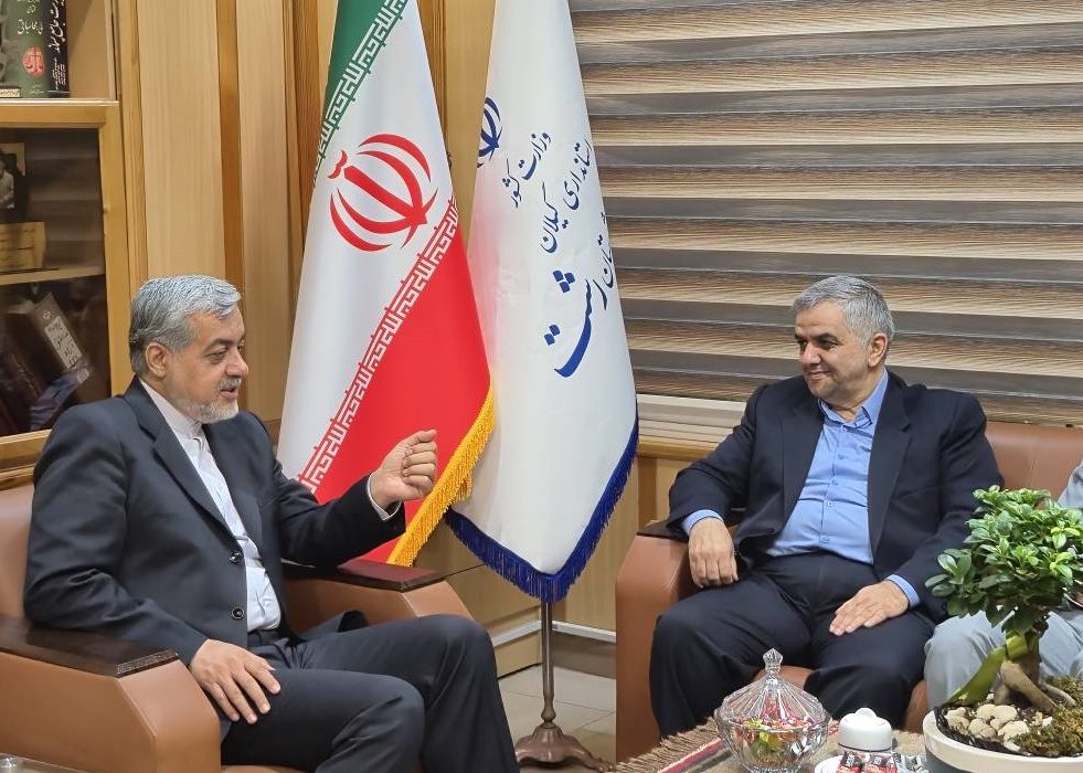 مدیر عامل شرکت گاز گیلان در دیدار با فرماندار شهرستان رشت: تلاش مستمر برای حفظ رضایتمندی جامعه ی هدف تداوم دارد