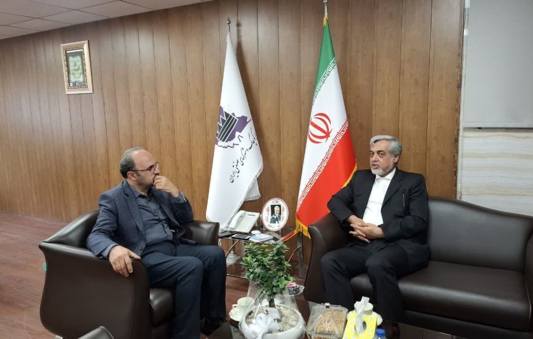 فرماندار رشت در دیدار با مدیرعامل جدید شرکت شهرکهای صنعتی استان گیلان؛ توسعه زیرساخت شهرکهای صنعتی مرکز گیلان در اولویت قرار گیرد