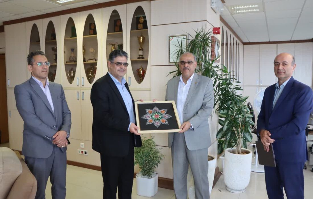 تجلیل بنیاد مسکن گیلان از نقش‌آفرینی بانک‌ها در طرح بهسازی مسکن روستایی