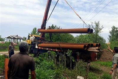 آغاز عملیات اجرایی حفر یك حلقه چاه عمیق آب در روستای اتور سرا شهرستان فومن