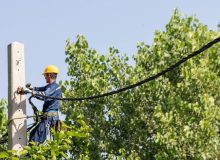 دستاورد مهم در حوزه نوسازی شبكه‌های توزیع برق گیلان جایگزینی قریب به ۴۰۰ كیلومتر شبكه فرسوده با كابل خودنگهدار