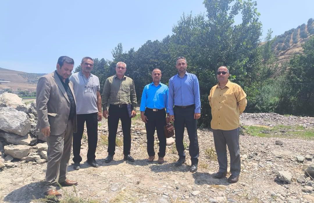 احداث زمین والیبال ساحلی و چمن مصنوعی مینی فوتبال در توتکابن