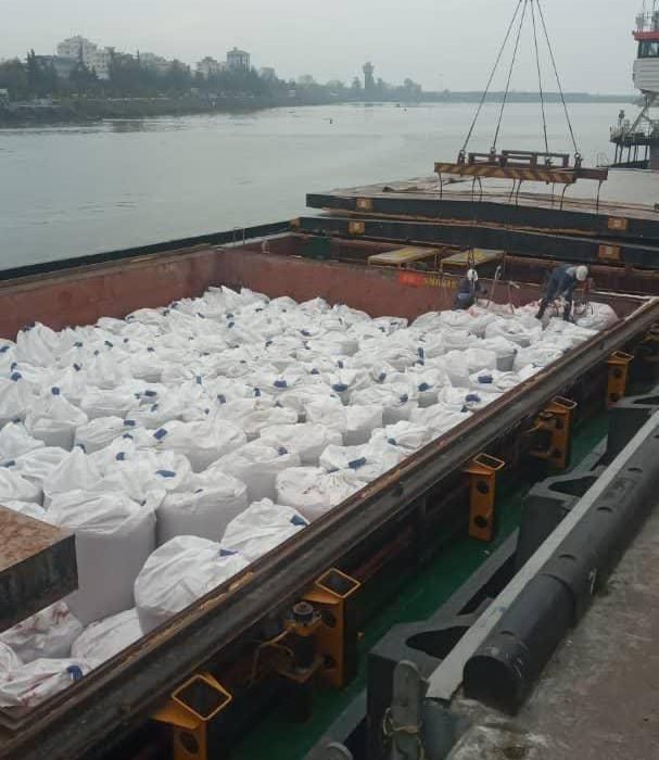 تامین نهاده های کشاورزی از مبادی اسکله بندرانزلی و ارسال به کل کشور