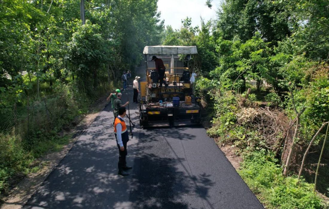 مدیرکل راهداری و حملونقل جادهای گیلان خبر داد: اجرای بیش از ۵۶ کیلومتر عملیات روکش و بهسازی راههای روستایی و فرعی در چهار ماه نخست سال