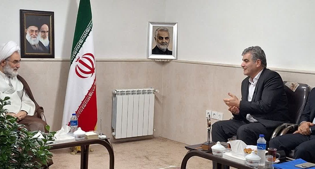 آیت الله فلاحتی در دیدار با مدیرعامل بانک قرض‌الحسنه مهر ایران: نظام بانکی باید در راستای تحقق اقتصاد اسلامی و حمایت از تولید ملی گام بردارد