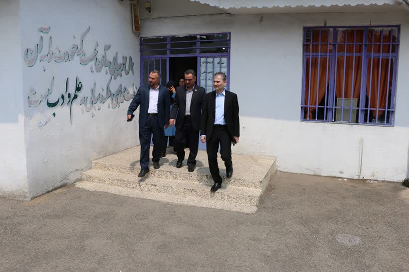 بازدید مدیرکل نوسازی مدارس از پروژه‌های طرح شهید عجمیان در مدارس رشت