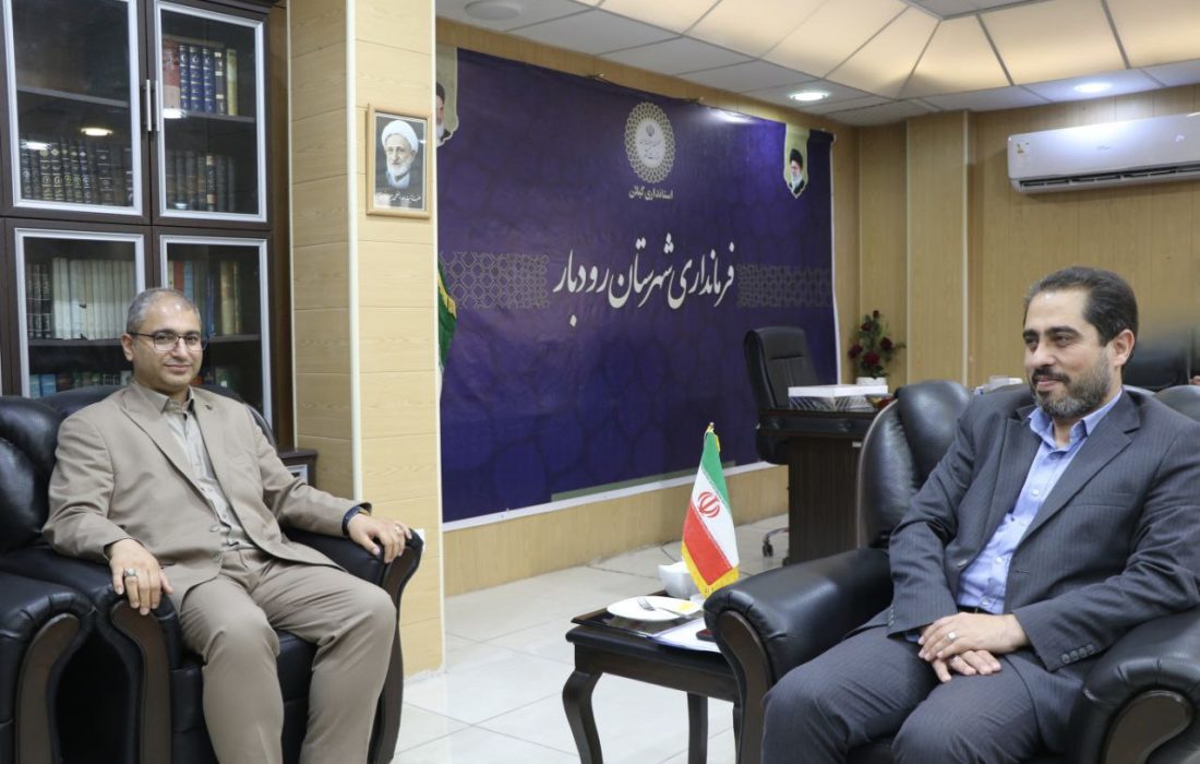 فرماندار شهرستان رودبار: حمایت سرمایه های تولیدی و انسانی شرکت سیمان خزر در راستای تقویت چرخه اقتصادی استان گیلان از اولویت های فرمانداری می‌باشد