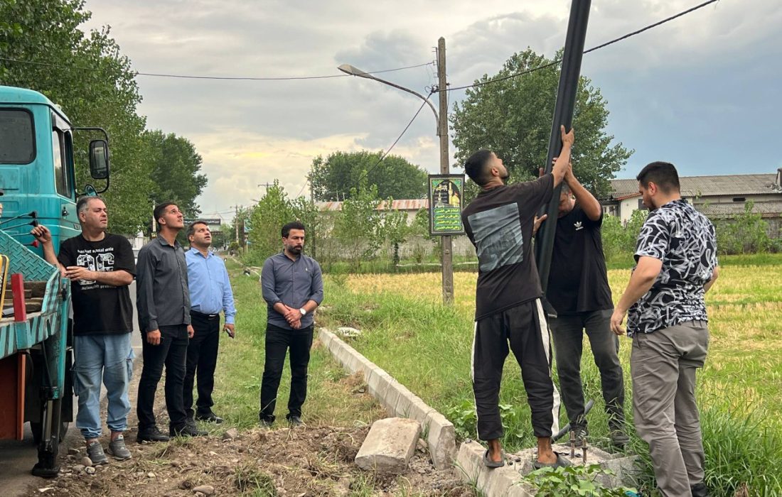 بهره برداری تیر چراغ های برق خیابان انقلاب؛ روشنایی مطلوب و رضایت عمومی