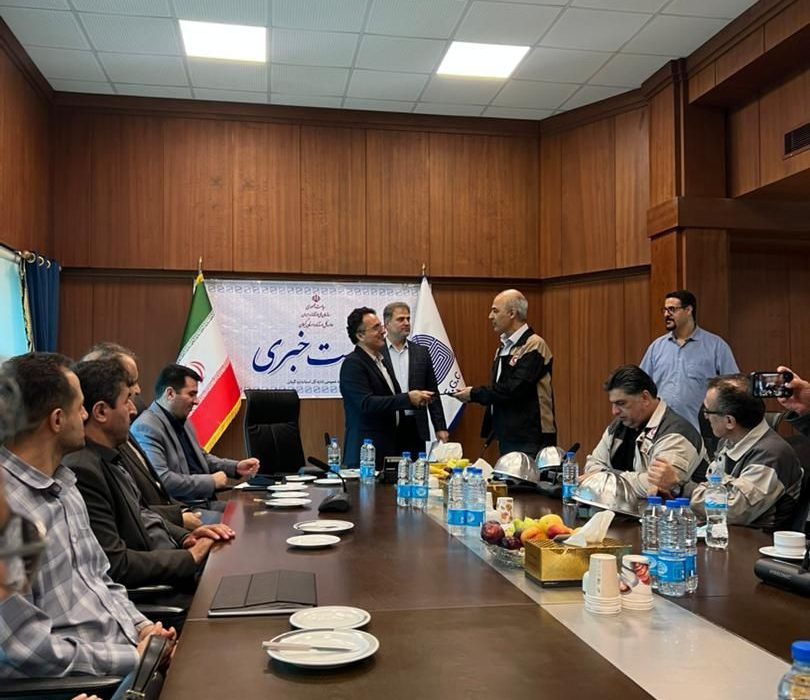 مدیرکل استاندارد گیلان: رسانه‌ها بازوی توانمند فرهنگ‌سازی در حوزه استاندارد هستند/ اعطای نشان استاندارد به مجتمع فولاد گیلان