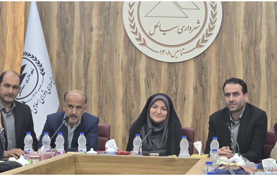 فرماندار سیاهکل :سیاهکل روی سه محور توسعه میچرخد/شهردار و فرماندار سیاهکل در روز خبرنگار بر همکاری با رسانهها تأکید کردند/ پیگیری پروژههای نیمه تمام و توسعه موزهها در دستور کار کشاورزی مدرن، گردشگری و صنعت