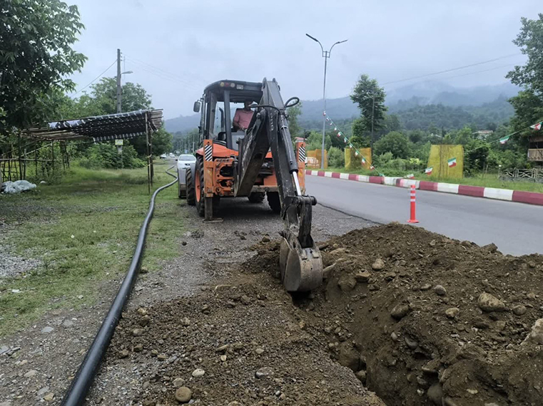 مشاركت قرارگاه محرومیت زدایی نیروی زمینی ارتش جمهوری اسلامی ایران در اجرای پروژه های آبرسانی شهرستان فومن