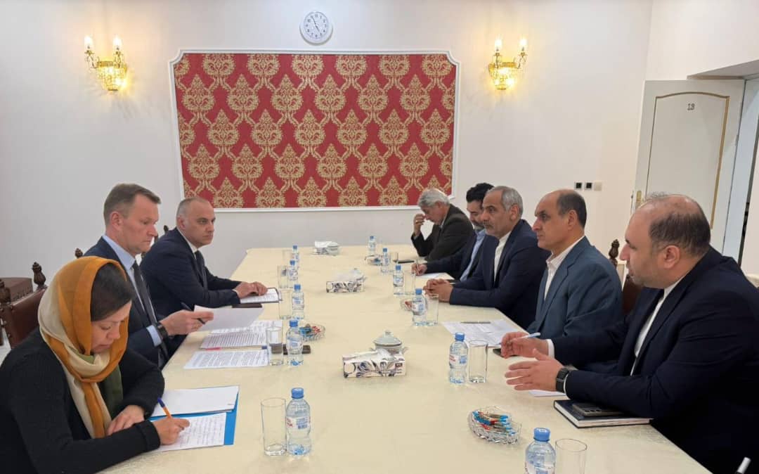 در دیدار استاندار گیلان با معاون وزیر حمل و نقل روسیه مطرح شد؛  همکاری ایران و روسیه برای توسعه ترانزیت کالا میان آسیا و اروپا