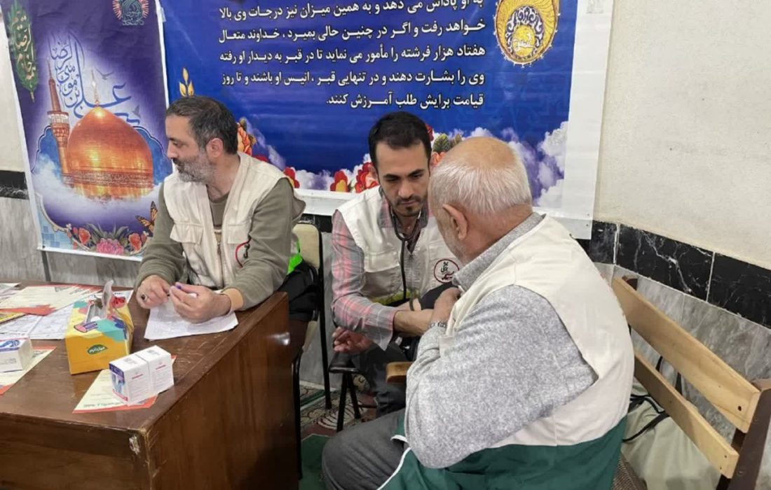 ایستگاه سلامت در مصلی تالش به مناسبت هفته دفاع مقدس و روز جهانی قلب