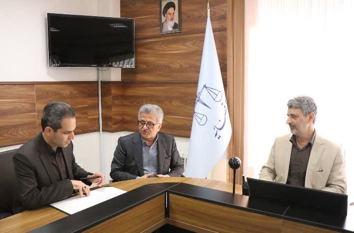 اختصاص زمینی به مساحت ۴۲۵ هزار متر مربع در جاده جیرده رشت برای احداث بیمارستان جامع به دانشگاه علوم پزشکی گیلان با حضور رئیس کل دادگستری گیلان