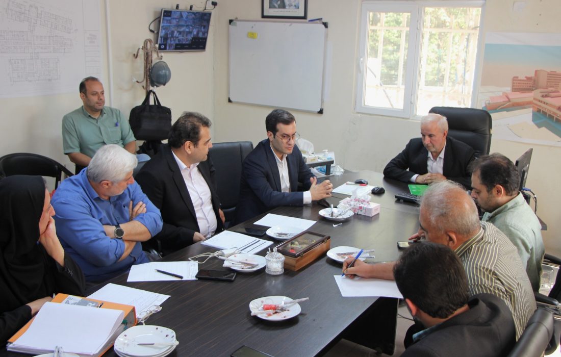 برگزاری نشست بررسی روند تکمیل بیمارستان ۴۲۱ تخت‌خوابی لاکان رشت