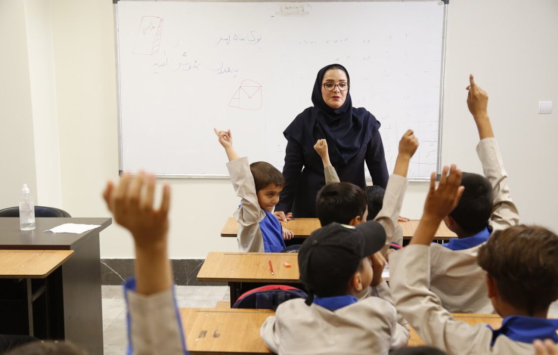 معلمان مدارس غیرانتفاعی زیر چتر پوشش بیمه ای تأمین اجتماعی