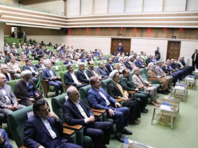 با حضور استاندار گیلان و فرماندار رشت: مراسم تکریم و معارفه دادستان عمومی و انقلاب گیلان برگزار شد / استاندار گیلان: همکاری دستگاه قضا با دولت، گره‌گشای مشکلات مردم می شود