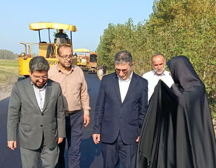 فرماندار صومعه سرا از اجرای پروژه آسفالت راه روستایی با اعتباری بیش از ۳ میلیارد تومان در این شهرستان خبر داد