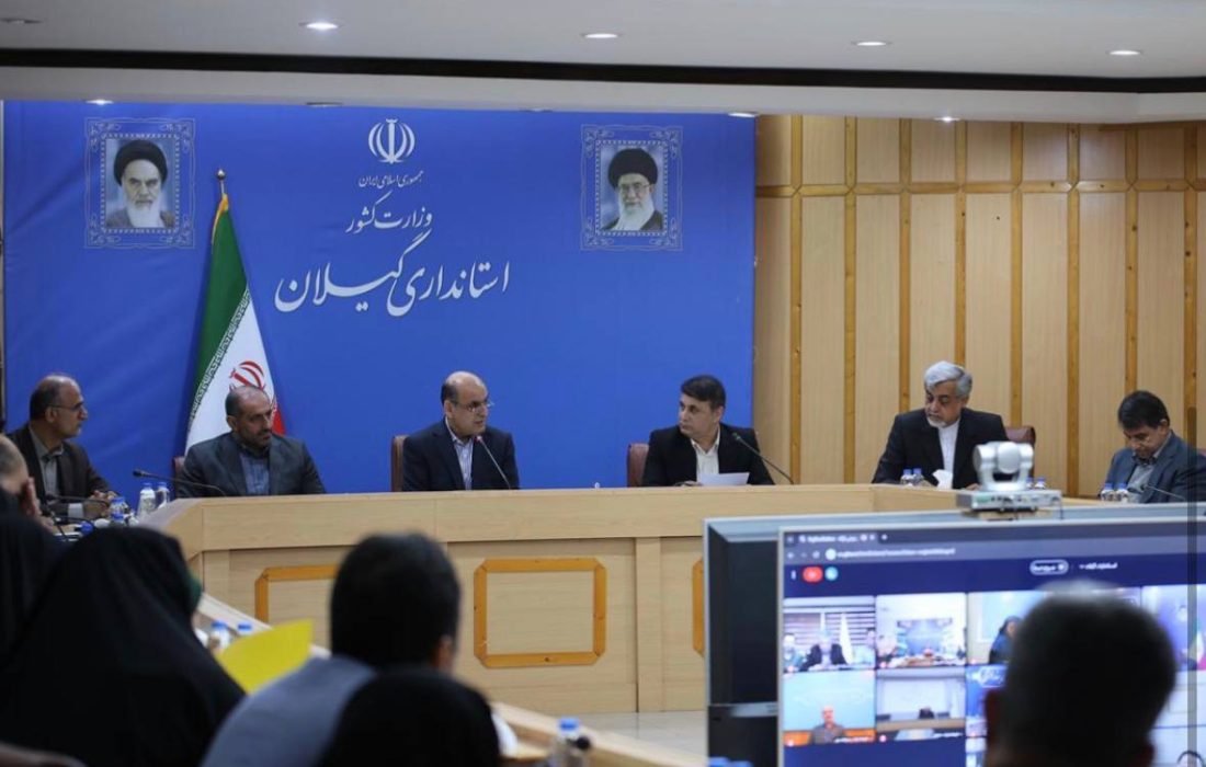 هادی حق شناس استاندار گیلان از رضا زنده دل ، شهردار لاهیجان برای برگزاری جشنواره تئاتر خیابانی قدردانی کرد.